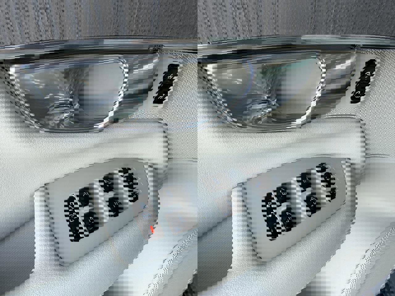 Used 2023 Volvo XC90 T8 Ultimate image 11