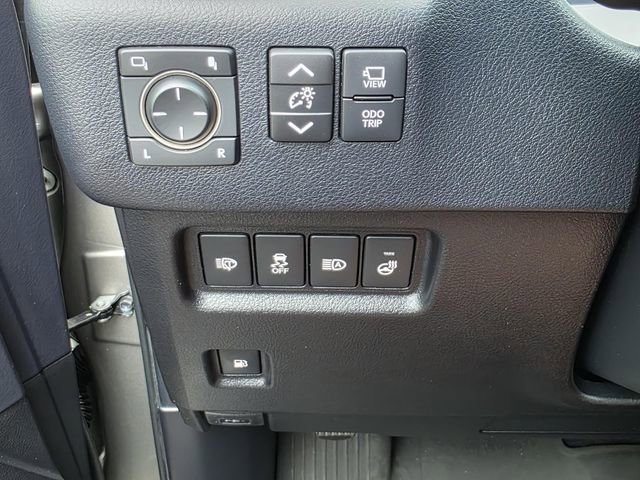 Used 2021 Lexus GX 460 Luxury w/ Accessory Package image 29