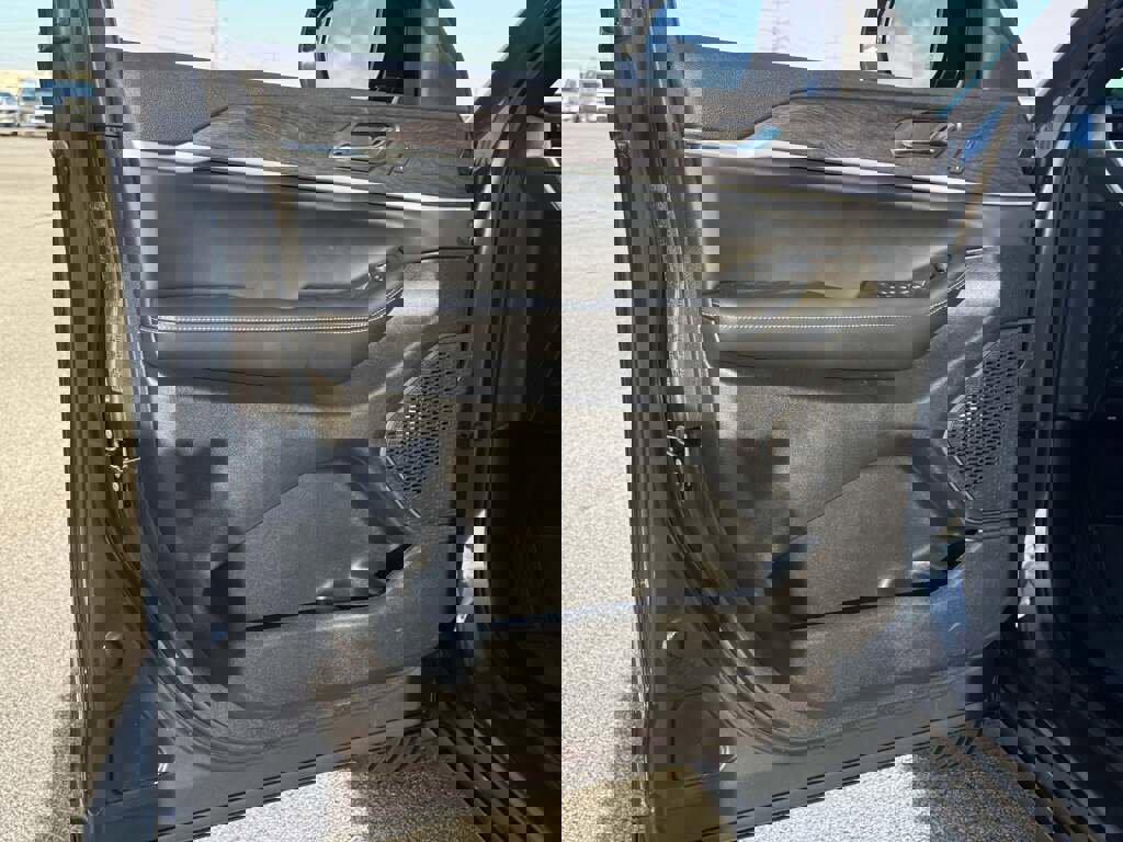 New 2025 Jeep Grand Cherokee L Limited image 28