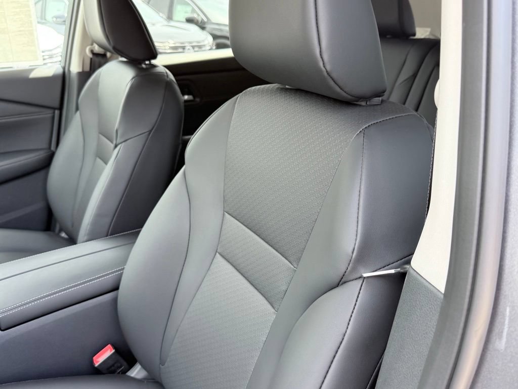 New 2026 Nissan Rogue Dark Armor AWD/4WD image 19