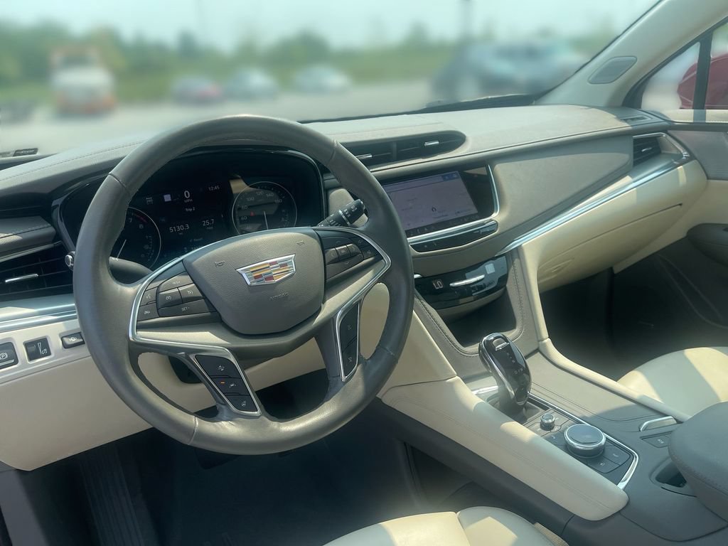 Used 2023 Cadillac XT5 Premium Luxury w/ Technology Package AWD/4WD image 10