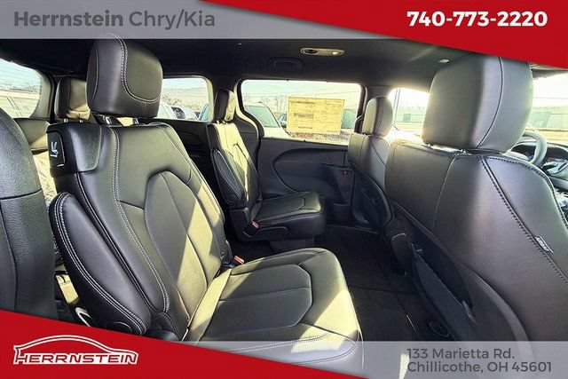 New 2026 Chrysler Voyager LX FWD image 27