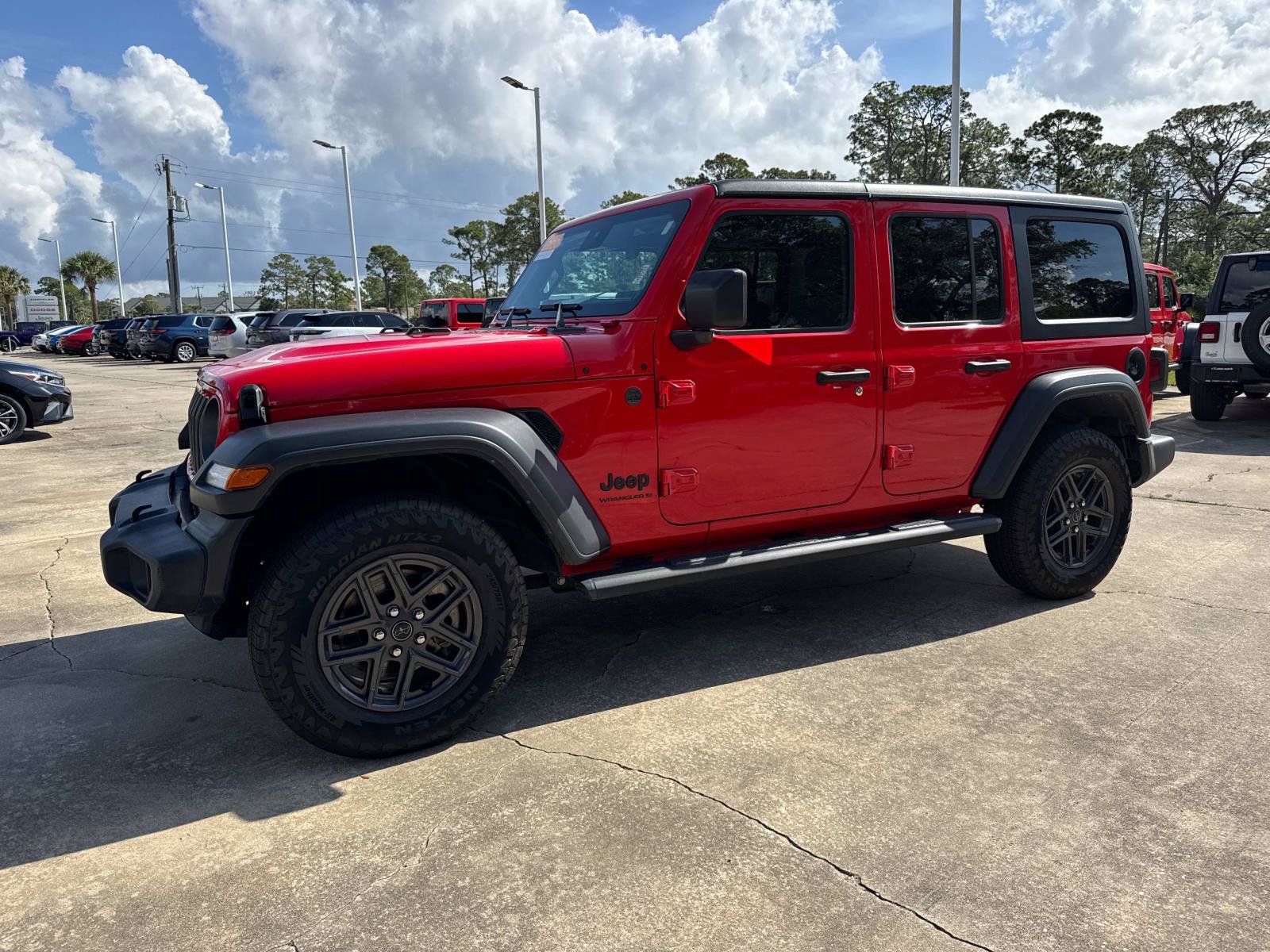Used 2024 Jeep Wrangler Unlimited Sport AWD/4WD image 7