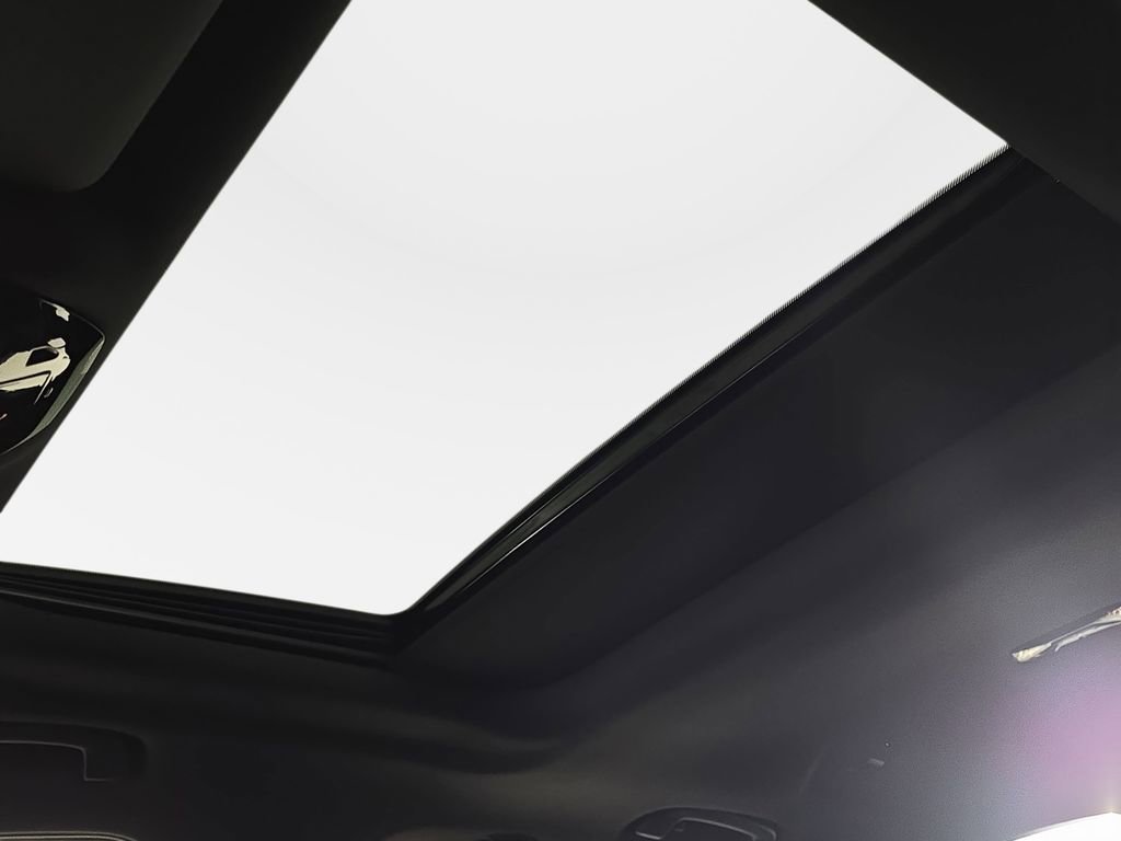 Used 2025 BMW 530i xDrive w/ Premium Package image 33