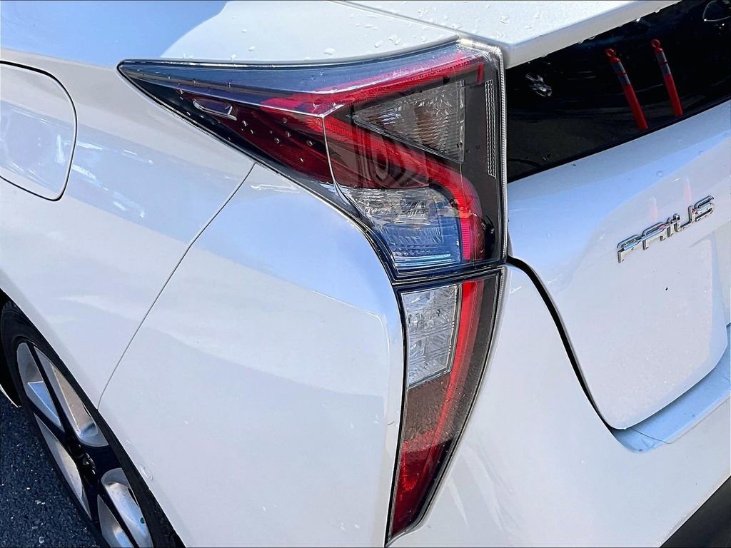 Used 2016 Toyota Prius Four Touring w/ Premium Convenience Package FWD image 28