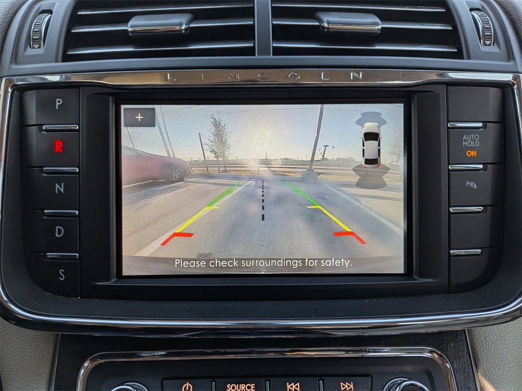 Used 2019 Lincoln Continental Premiere image 21