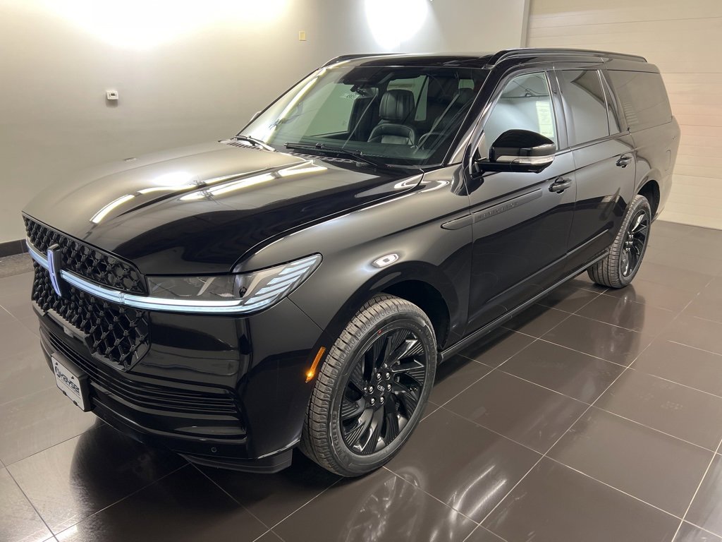 New 2026 Lincoln Navigator L Reserve w/ Jet Appearance Package image 3
