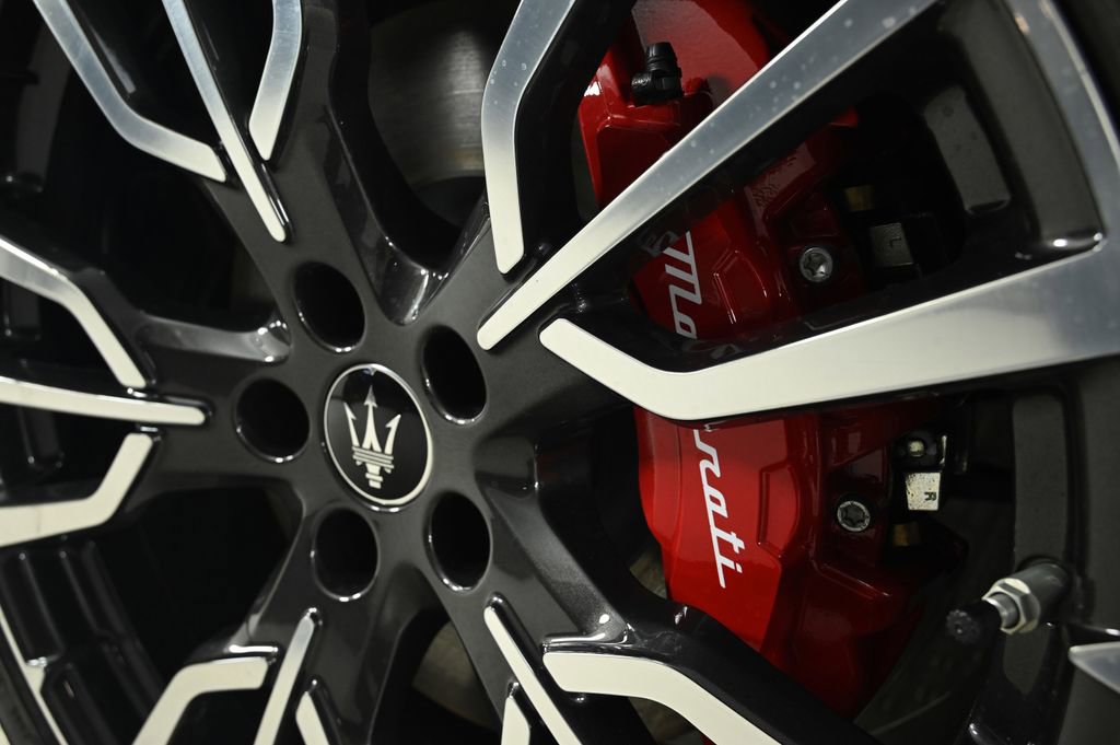 New 2025 Maserati Grecale GT image 25