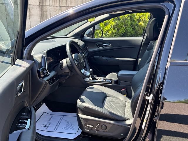 Used 2025 Kia Sportage X-Pro AWD/4WD image 16