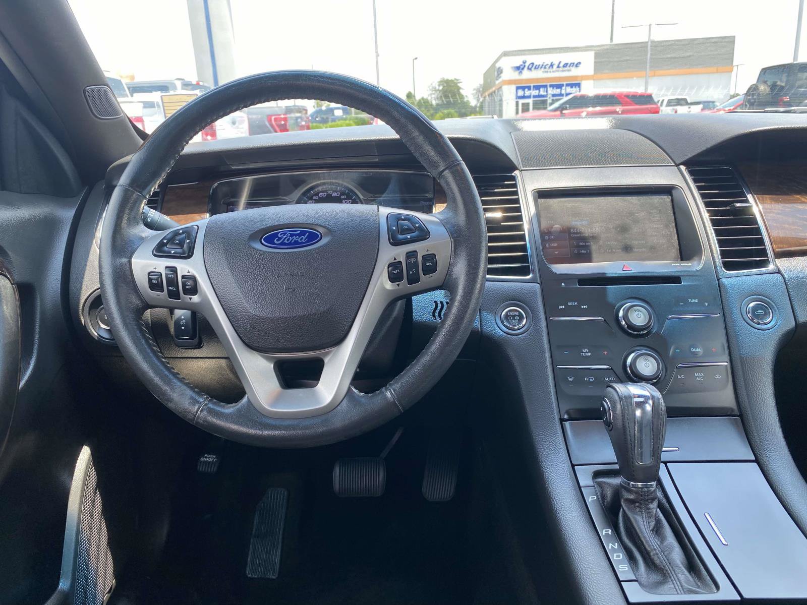 Used 2015 Ford Taurus Limited FWD image 12