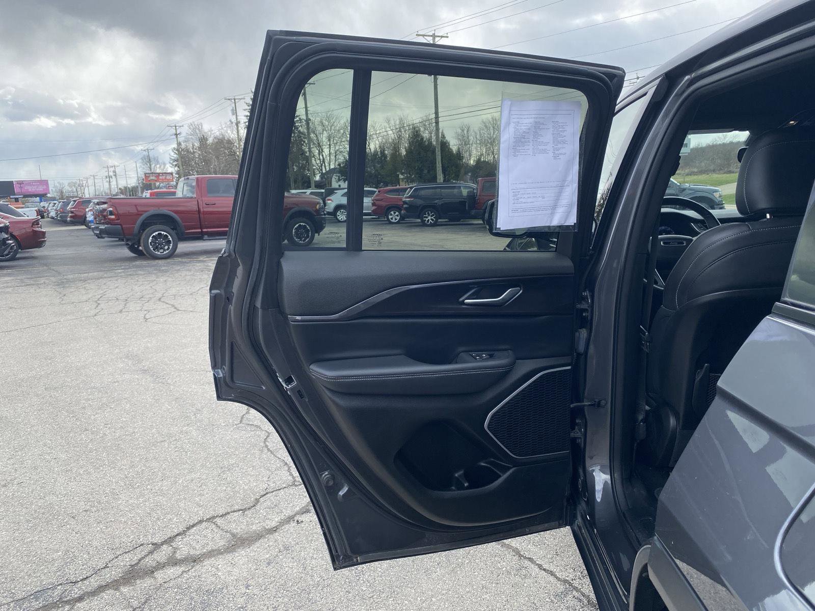 Used 2022 Jeep Grand Cherokee Altitude image 28