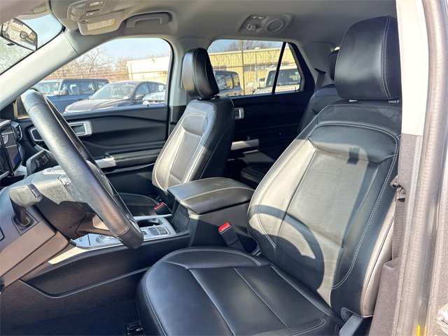 Certified 2022 Ford Explorer XLT w/ Equipment Group 202A image 17