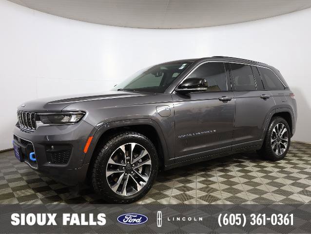 Used 2022 Jeep Grand Cherokee Overland w/ Advanced Protech Group III AWD/4WD image 1
