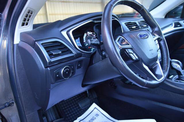 Used 2016 Ford Fusion SE w/ Equipment Group 202A image 26