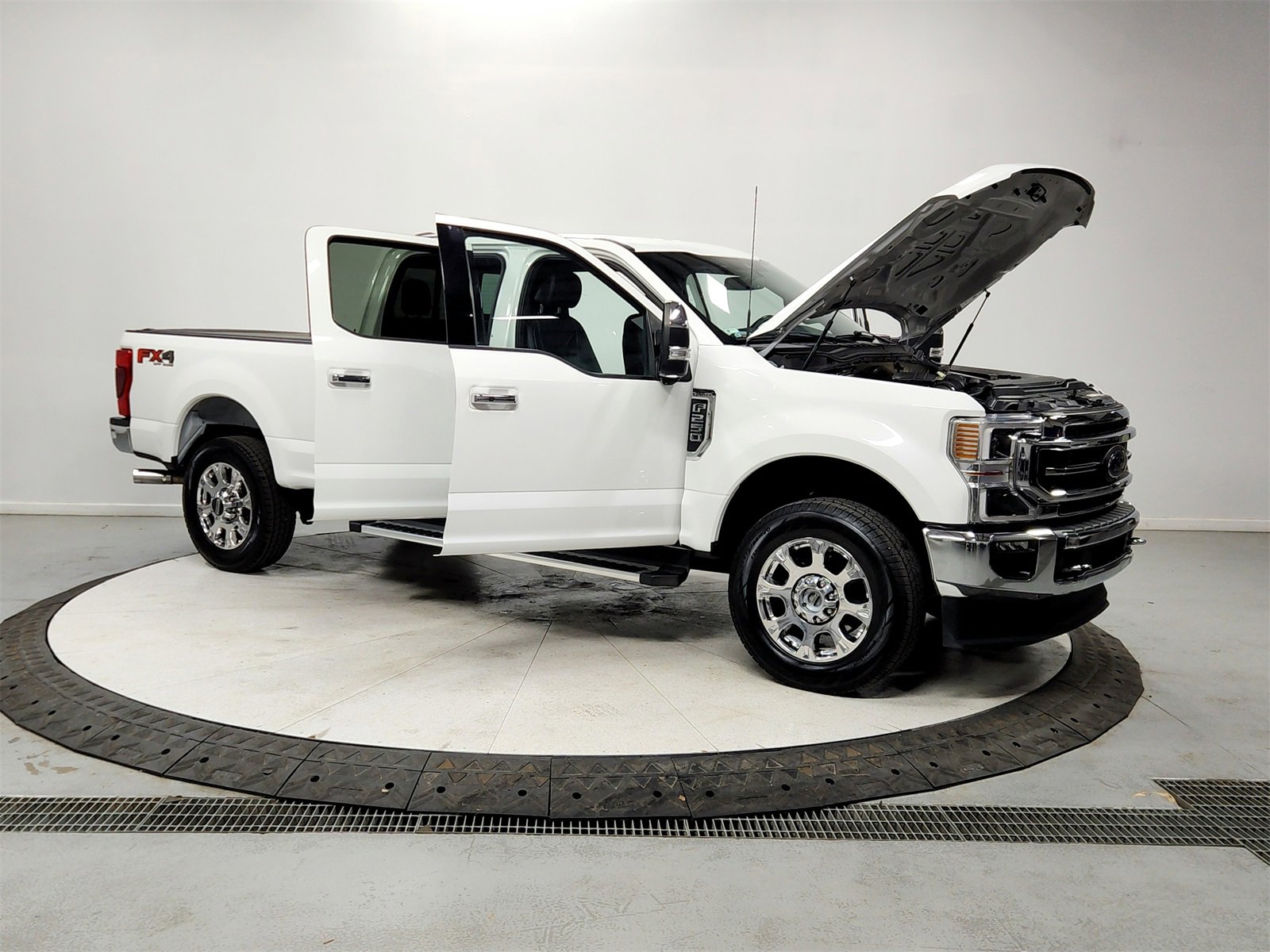 Used 2022 Ford F250 Lariat w/ Lariat Ultimate Package image 9