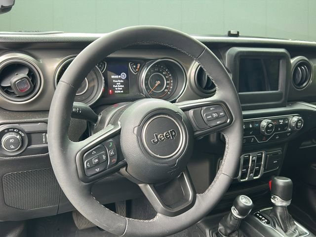 Used 2023 Jeep Gladiator Sport AWD/4WD image 16