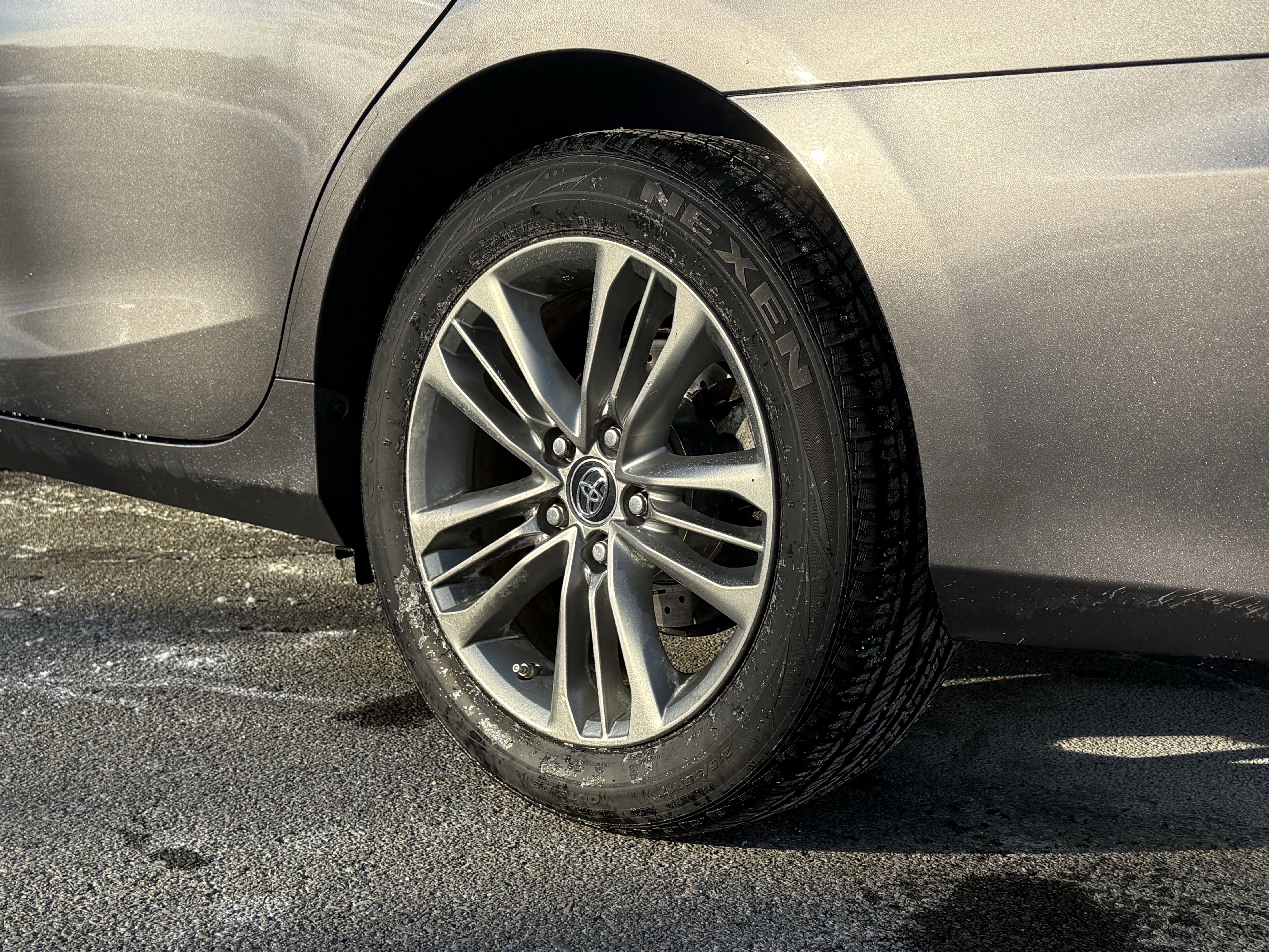 Used 2017 Toyota Camry SE image 11