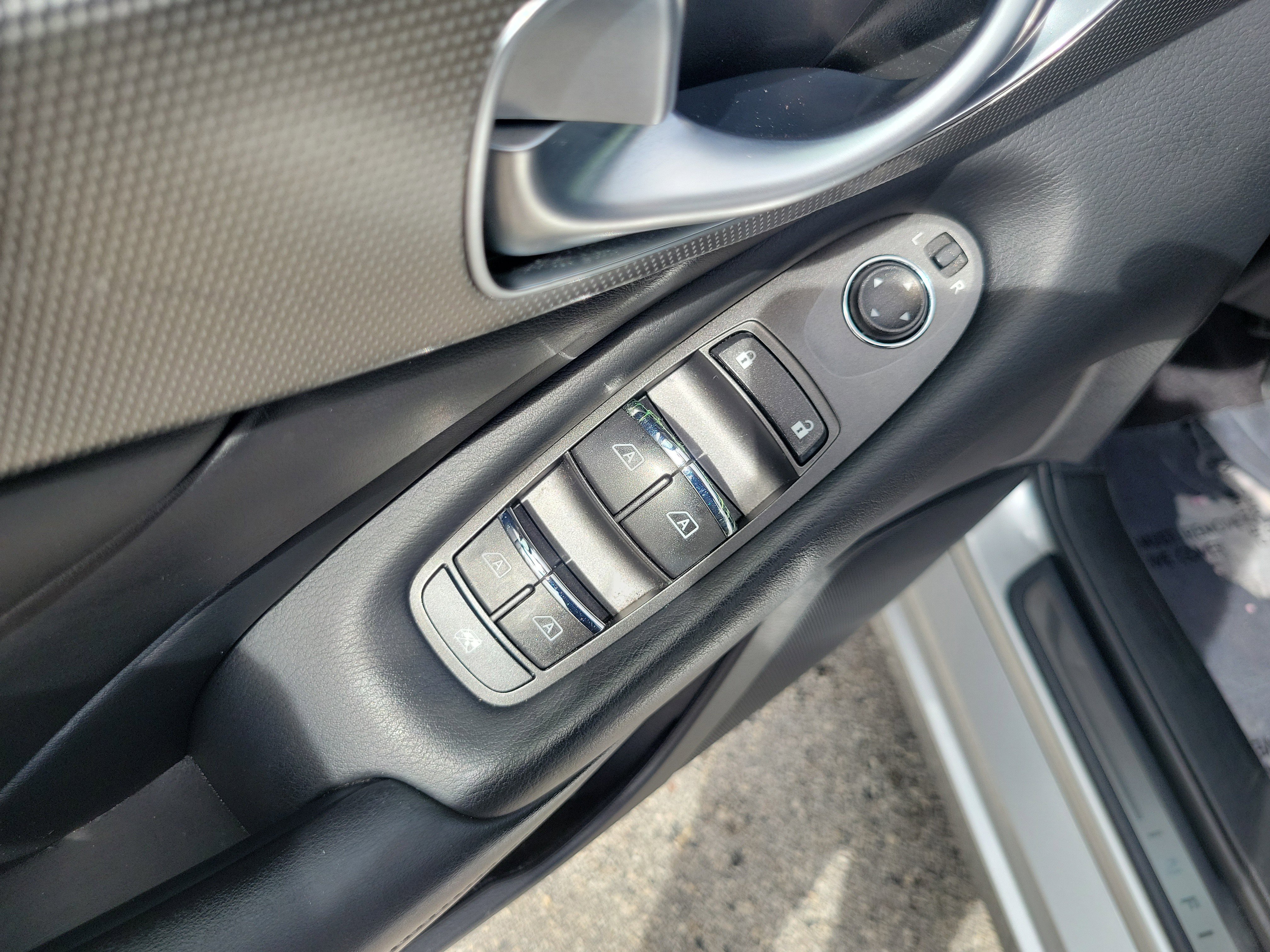 Used 2018 INFINITI Q50 Sport image 24