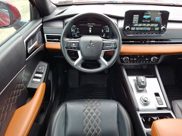 Used 2024 Mitsubishi Outlander SEL AWD/4WD image 14