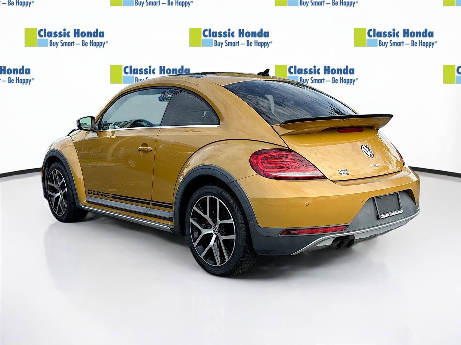 Used 2017 Volkswagen Beetle 1.8T Dune FWD image 5