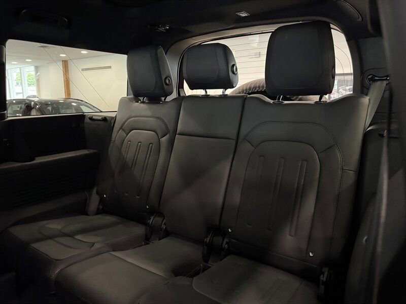 Used 2023 Land Rover Defender 130 X image 30