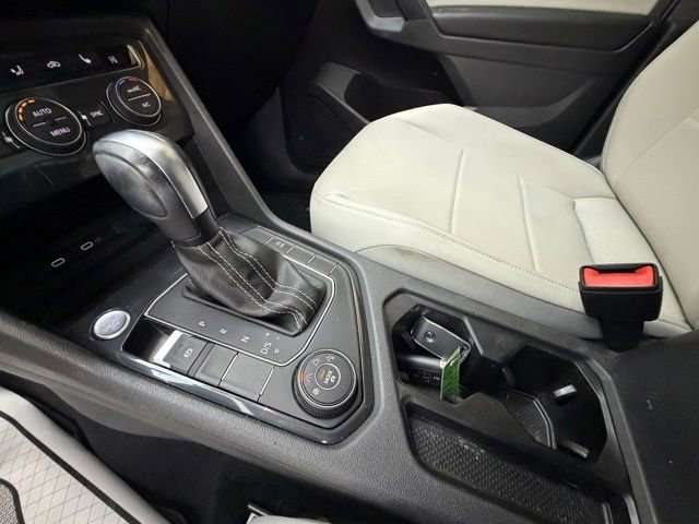 Used 2021 Volkswagen Tiguan SE w/ Panoramic Sunroof Package AWD/4WD image 19