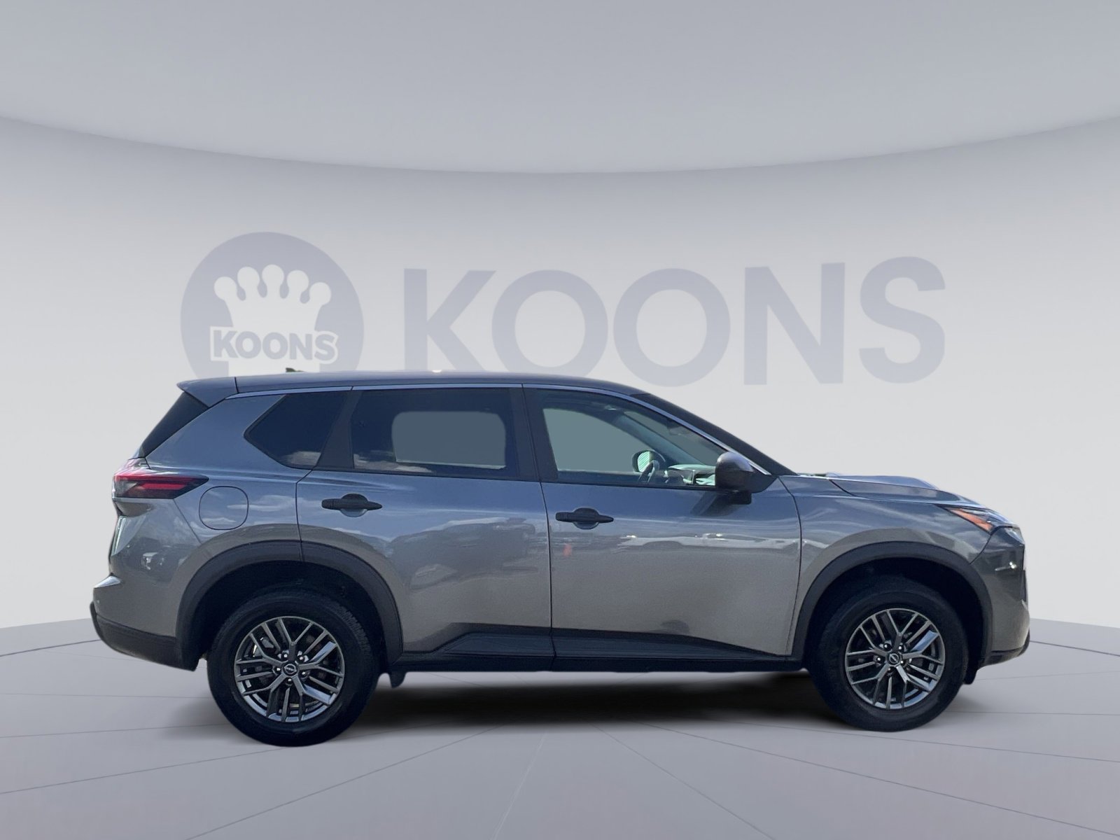 Used 2024 Nissan Rogue S image 8