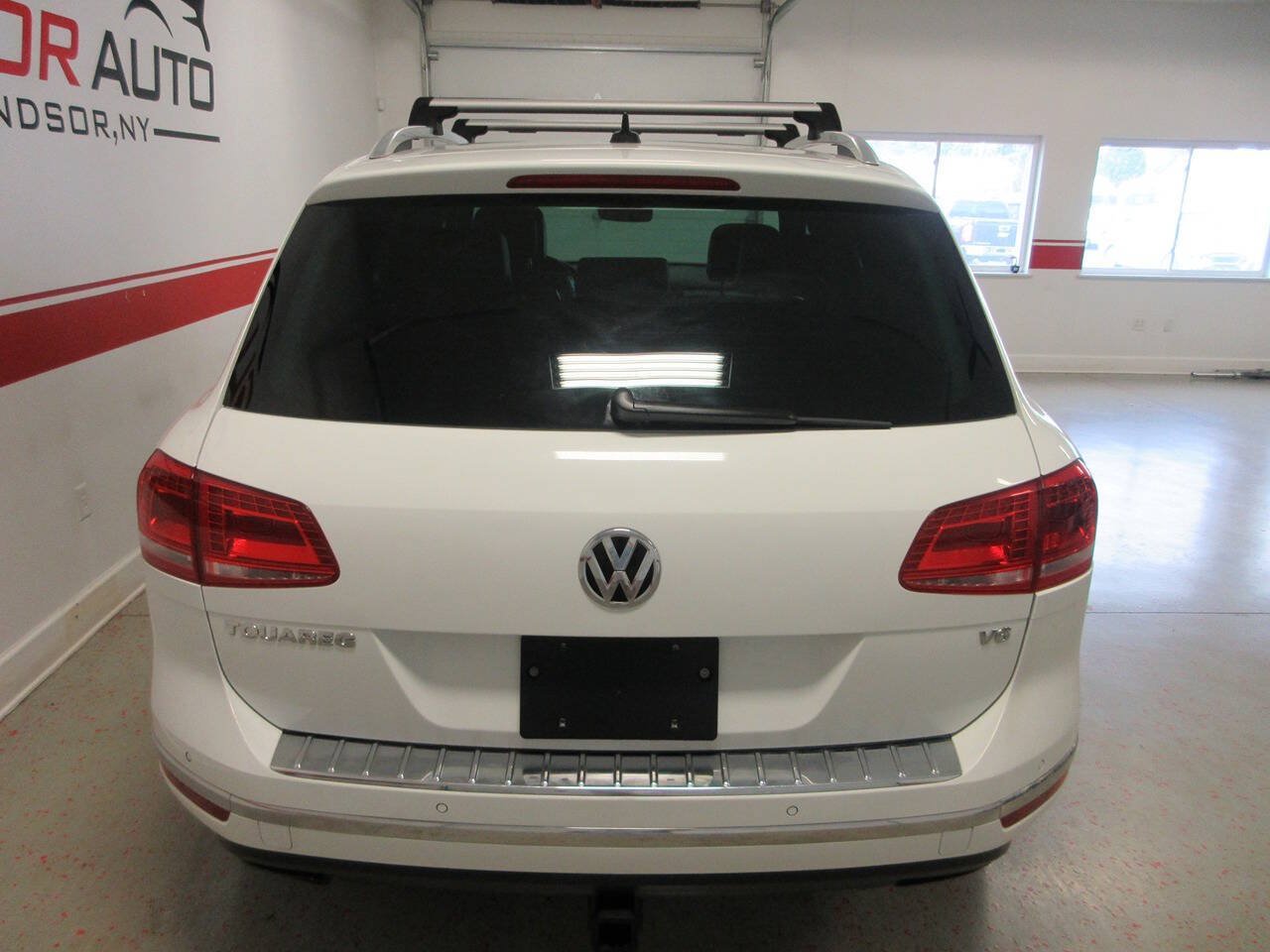 Used 2017 Volkswagen Touareg Wolfsburg Edition AWD/4WD image 14