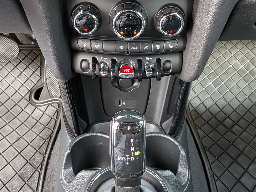 Used 2024 MINI Cooper Classic image 19