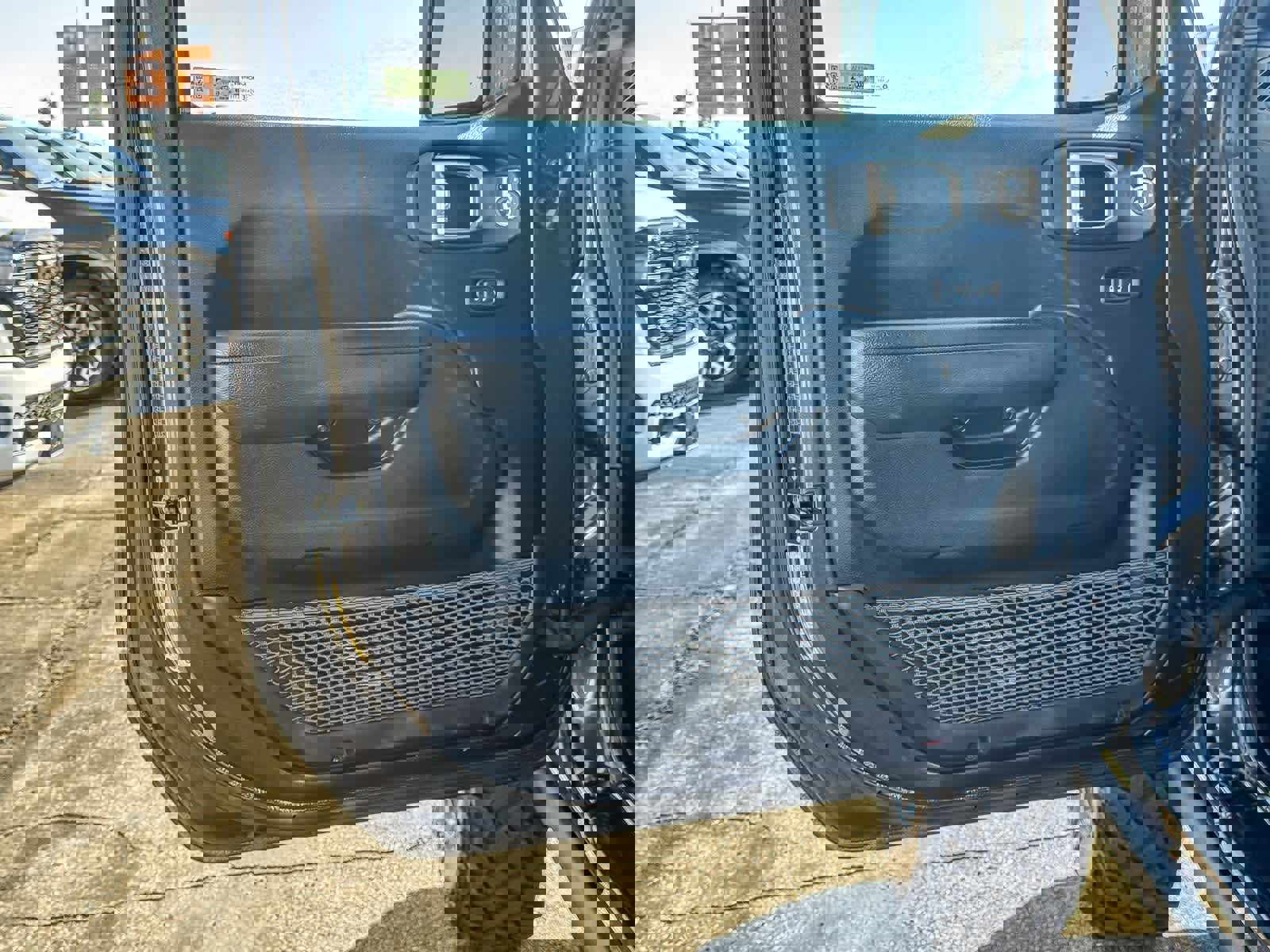 Used 2023 Jeep Wrangler Willys image 17