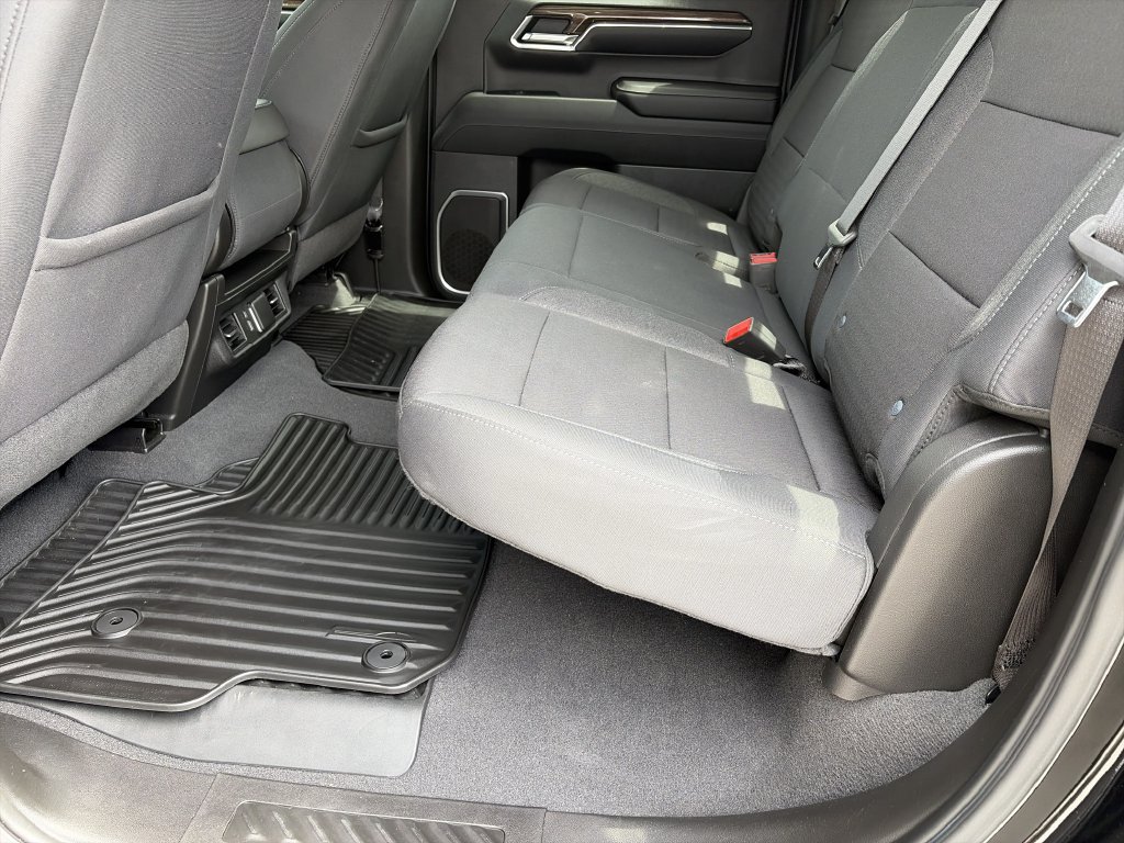 Used 2023 Chevrolet Silverado 1500 LT AWD/4WD image 15