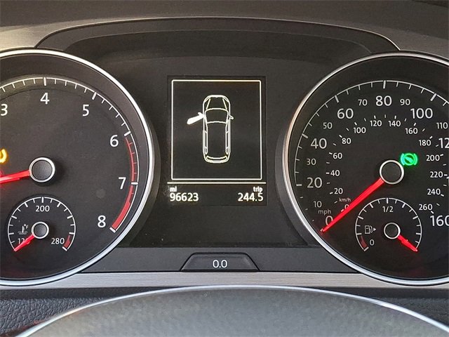 Used 2016 Volkswagen Golf S image 22