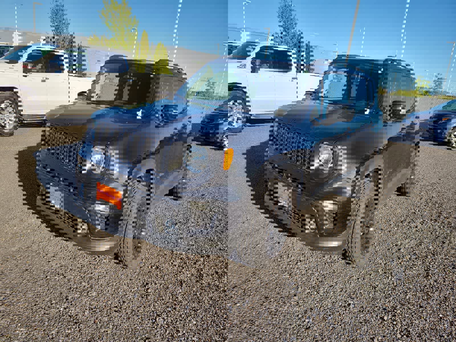 Used 2023 Jeep Renegade Altitude w/ Convenience Group I AWD/4WD image 1