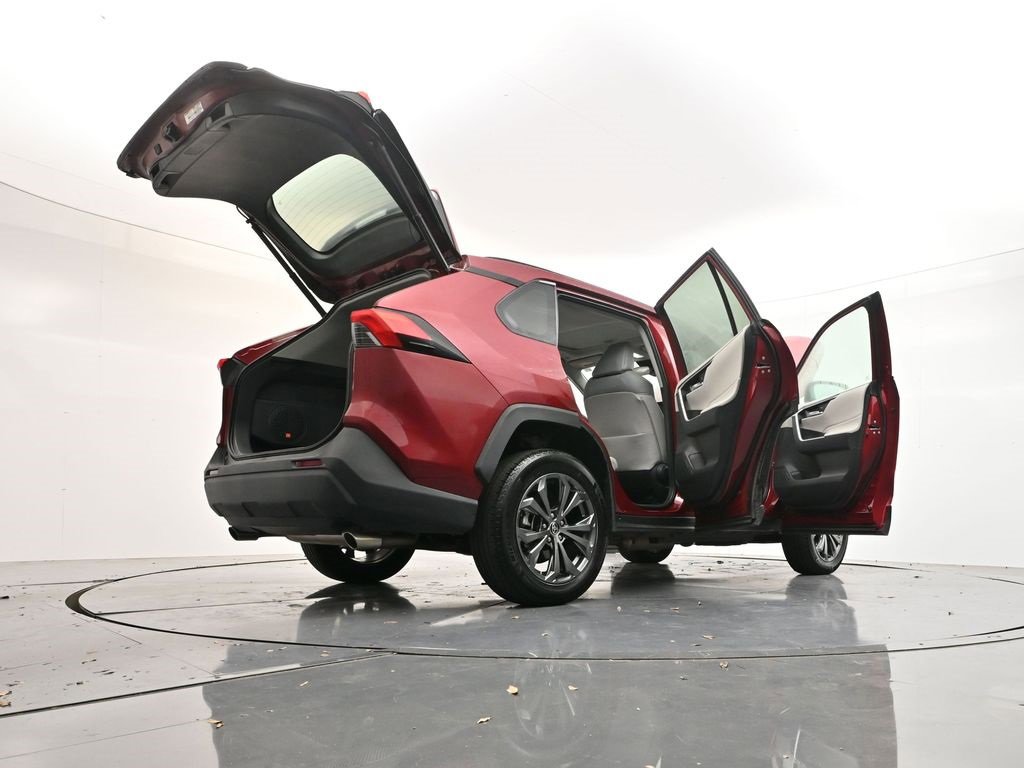 Used 2023 Toyota RAV4 XLE Premium image 40