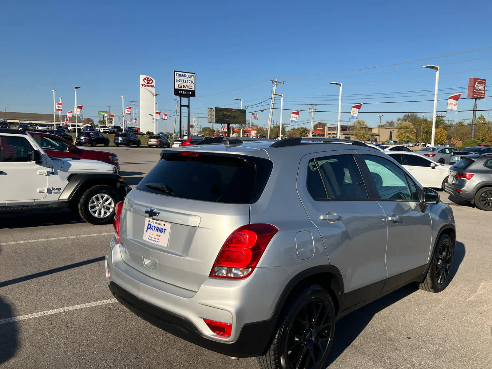 Used 2022 Chevrolet Trax LT w/ Sport Edition image 7