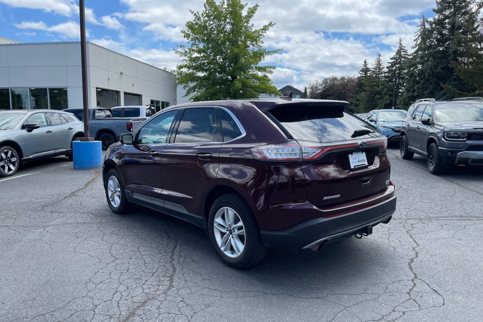 Used 2017 Ford Edge SEL w/ Equipment Group 201A AWD/4WD image 3