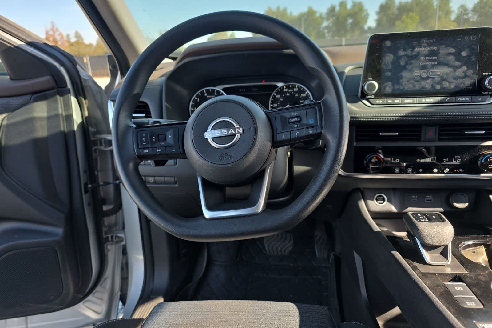 Used 2023 Nissan Rogue SV FWD image 16