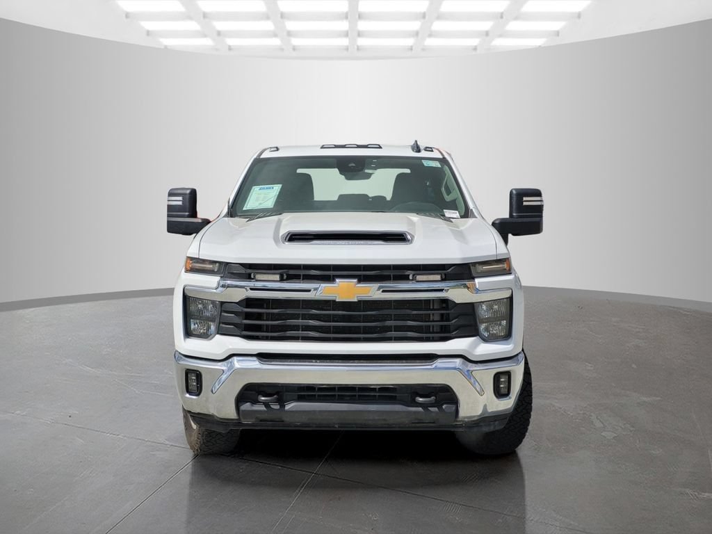 Used 2024 Chevrolet Silverado 2500 LT w/ Convenience Package AWD/4WD image 2