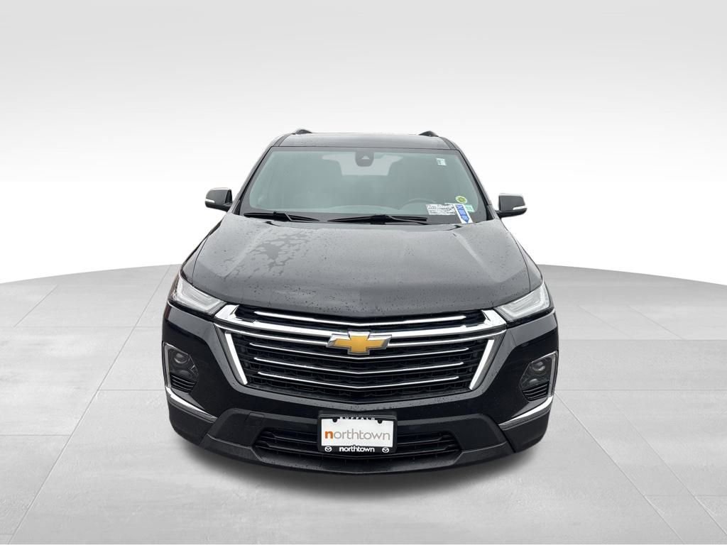 Used 2023 Chevrolet Traverse LT image 3