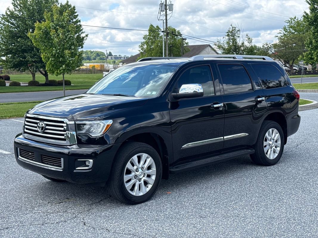 Used 2021 Toyota Sequoia Platinum AWD/4WD image 3