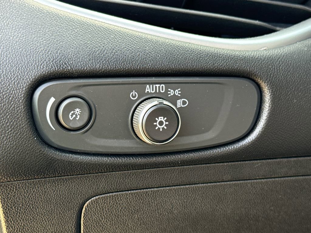 Used 2024 Chevrolet Malibu LT image 23