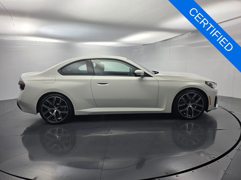 Used 2024 BMW 230i Coupe w/ Convenience Package RWD image 3