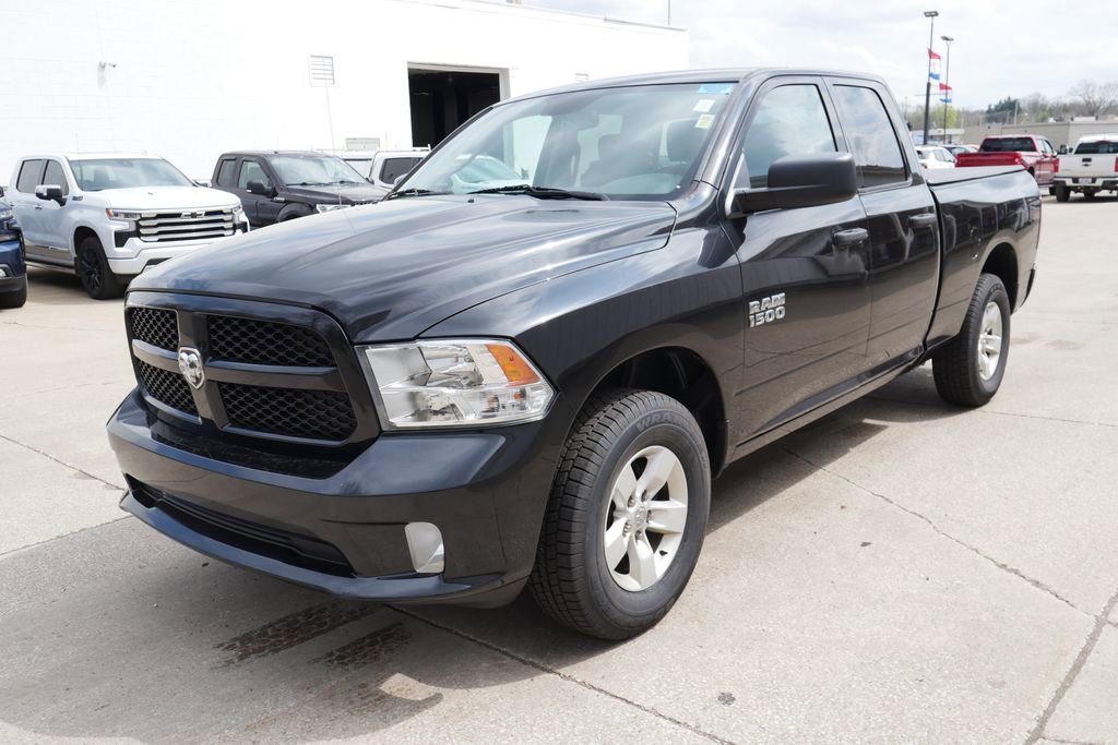 Used 2017 RAM 1500 Express AWD/4WD image 4