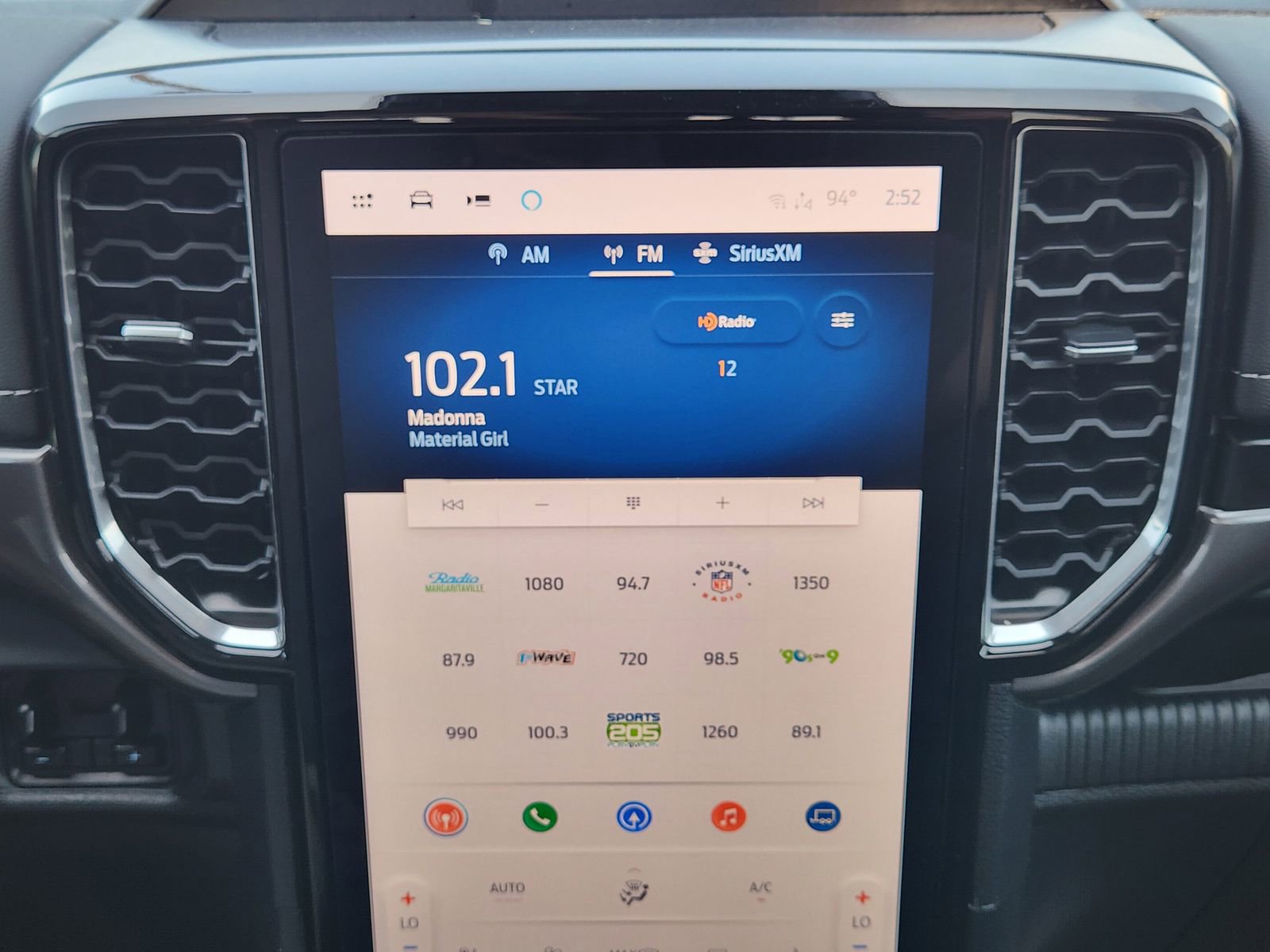 Used 2024 Ford Ranger Lariat w/ FX4 Off-Road Package image 19