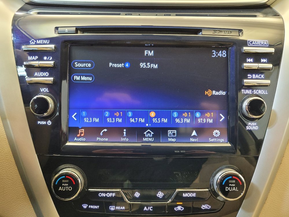 Used 2016 Nissan Murano SV w/ Premium Package image 25