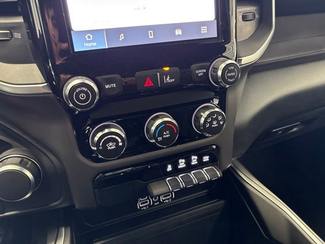 New 2026 RAM 1500 Express AWD/4WD image 36