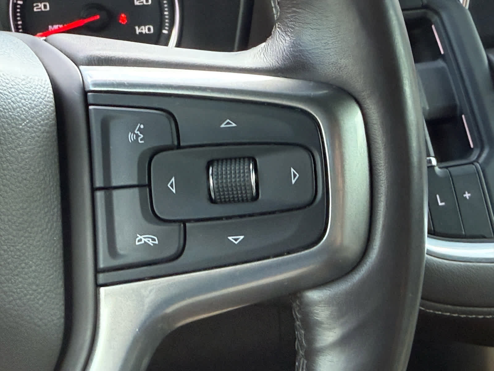 Used 2021 Chevrolet Tahoe Z71 w/ Z71 Signature Package image 21