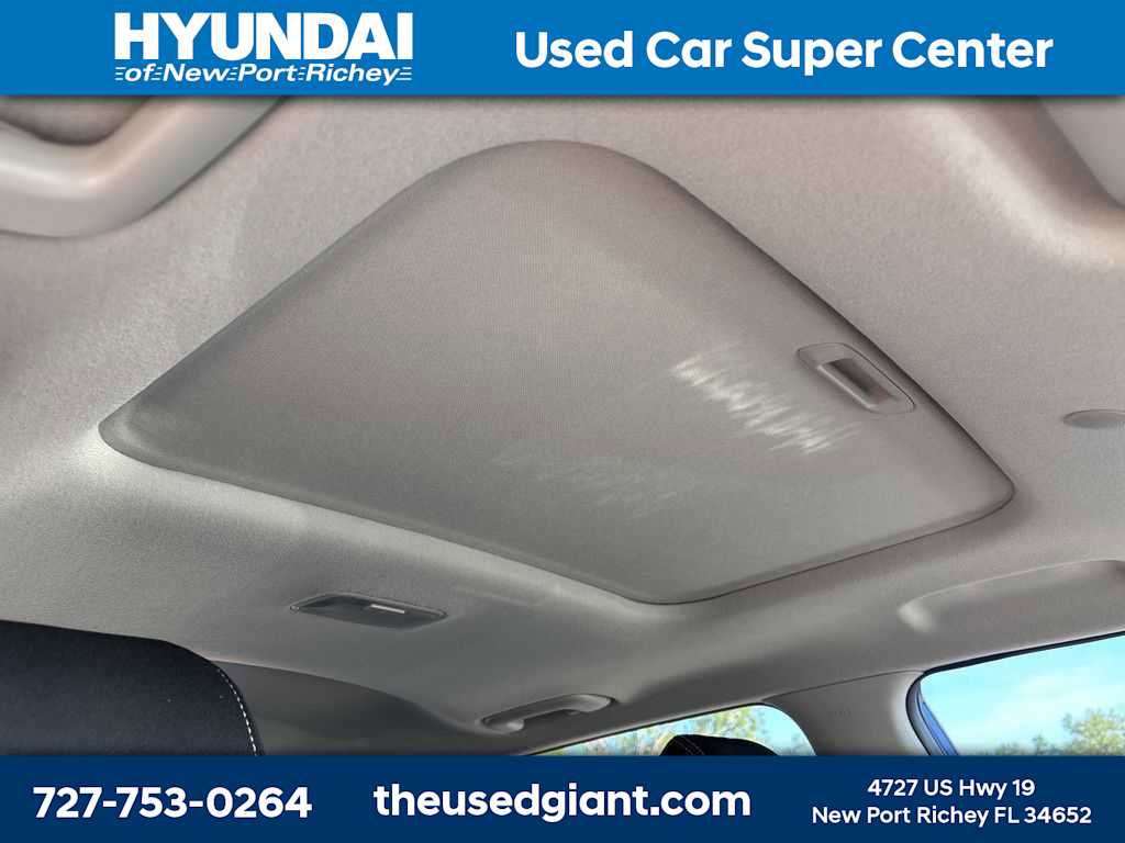 Certified 2023 Hyundai Venue SEL image 8
