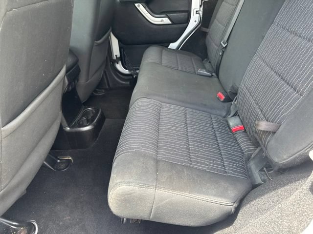 Used 2012 Jeep Wrangler Unlimited Sahara w/ Connectivity Group AWD/4WD image 10