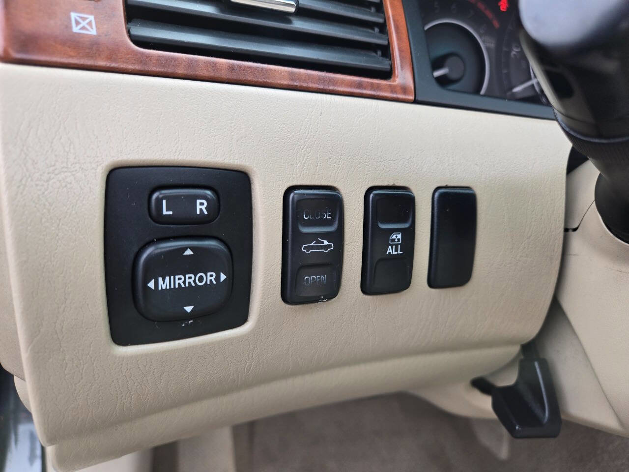 Used 2008 Toyota Solara SLE image 25